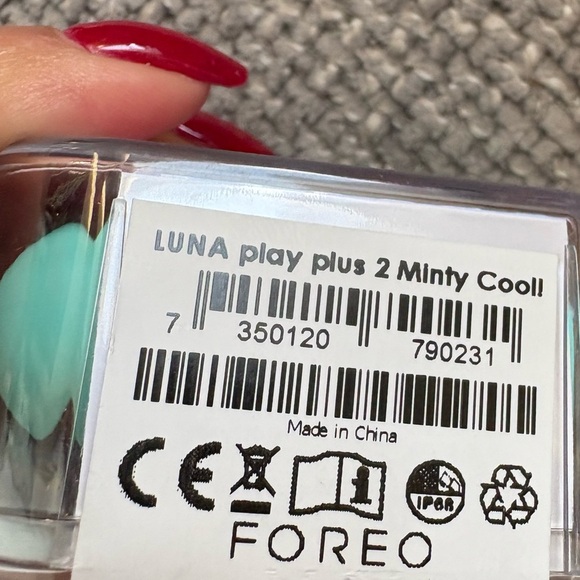 Brand new FOREO LUNA Play Plus 2 โ Sealed in Box! - Picture 5 of 7